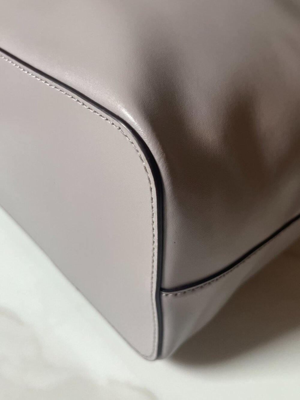 Kate Spade Janie Medium Tote Soft Taupe Smooth Leather WKRU6263 $329 NWT - Picture 9 of 15